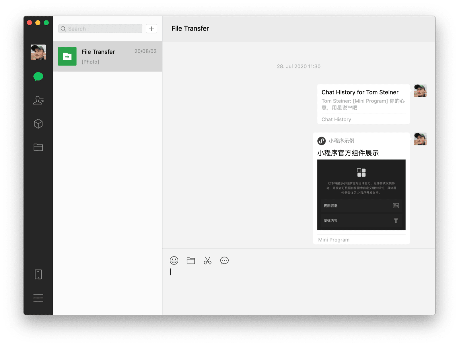 O cliente de computador do WeChat para macOS mostrando um chat com você mesmo com um miniapp compartilhado e um histórico de chat como as duas mensagens visíveis.